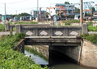 会の川のレトロな橋 （その１）